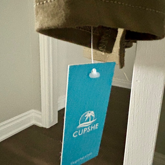 Brand new CUPSHE DRESSES - Picture 5 of 5